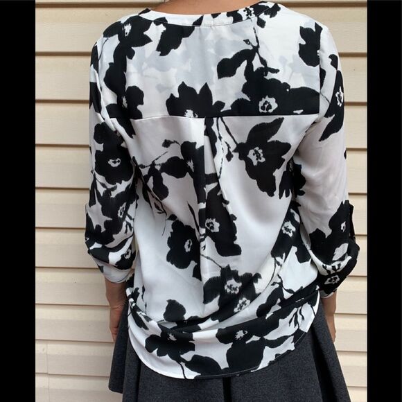 Daniel Rainn Black/white blouse, V-neck, long-sleeved, beautiful, elegant, S/M - Picture 10 of 11